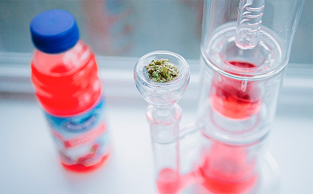 Клюквенный морс и бонг