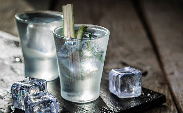 Настаивания стеблей конопли в алкоголе Алкоголь со стеблем конопли