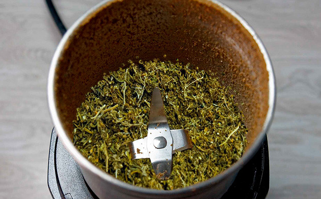 Кофемолка вместо гриндера Измельчение шишек в кофемолке